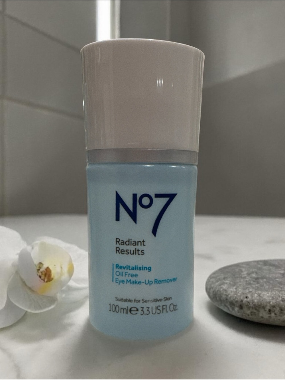 NWT Radiant Results Revitalising Eye Make-Up Remover